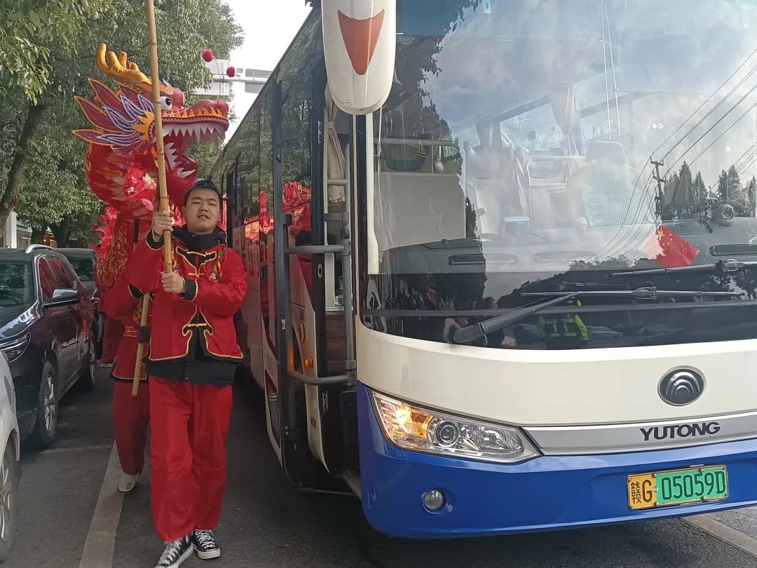 九江長運(yùn):永修公司助力永修縣舞龍燈會活動(dòng)