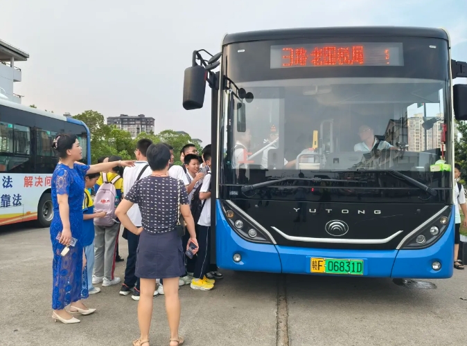 撫州長運:為中小學(xué)生出行保駕護航